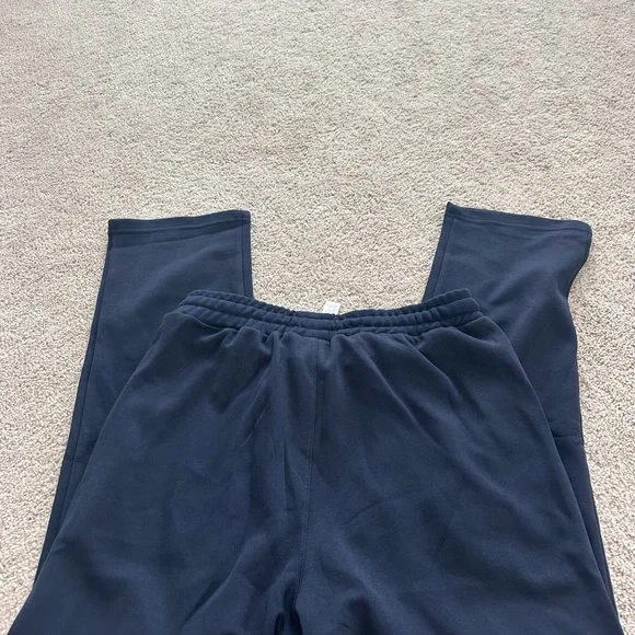 ALO Yoga Dark Blue Joggers is available for purchase on au PAY Market -  Imported Goods Online Store Co.Ltd. | au PAY Market - Online Shopping Site